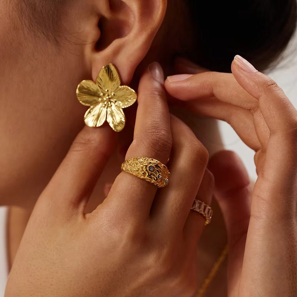 Pétales d'or - L'unique fleur - CUTTIE