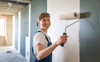 personne-souriante-roller-piece-renovee